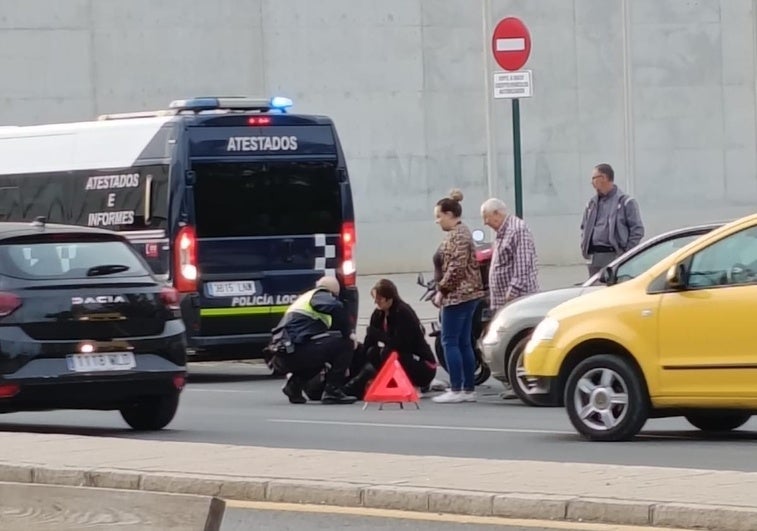 Herido un motorista tras una colisión con un turismo en la avenida de la Ciencia