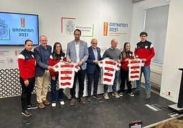 Presentación del acuerdo en el Ayuntamiento de Granada.