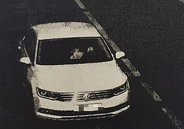 Imágenes del presunto autor del crimen de Antonio Campos conduciendo su vehículo la mañana del domingo en Las Norias.