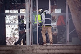 UDEF de Policía Nacional en el registro en la sede la Policía Local de Granada en la Huerta del Rasillo.