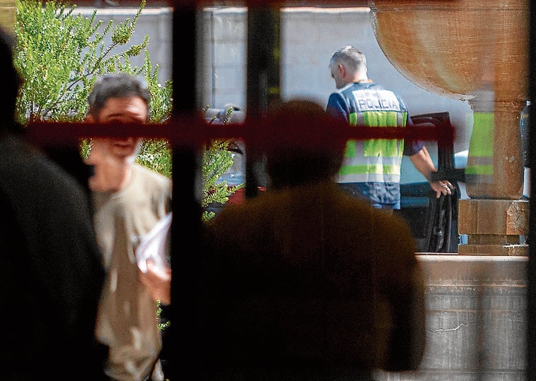 «Son inútiles, quieren hacerlo tan extremadamente bien...»