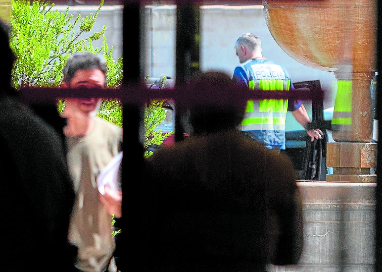 «Son inútiles, quieren hacerlo tan extremadamente bien...»