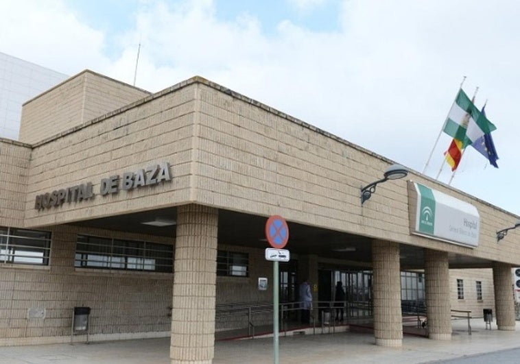 Herido un trabajador de 34 años al caer de una torre de alta tensión en construcción en Caniles