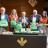 Entrega del material por parte de Fundación Caja Rural Granada a Cruz Roja para el programa Infancia Hospitalizada.
