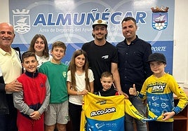 La Escuela Municipal de BMX de Almuñécar da un salto de calidad con la llegada de Alejandro Alcojor