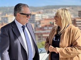 El Director General de Caja Rural Granada, Jerónimo Luque y la Alcaldesa de Las Gabias, Meri Sábada