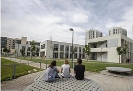 La Junta destina más de 10M€ a bonificar el coste de la matrícula a 24.362 estudiantes de la UGR