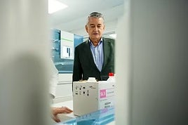 El consejero de Sanidad, Presidencia y Emergencias, Antonio Sanz, anuncia un plan para mejorar las pruebas de diagnóstico por imagen en Andalucía