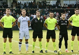 Trío arbitral antes del Ceuta-Almería