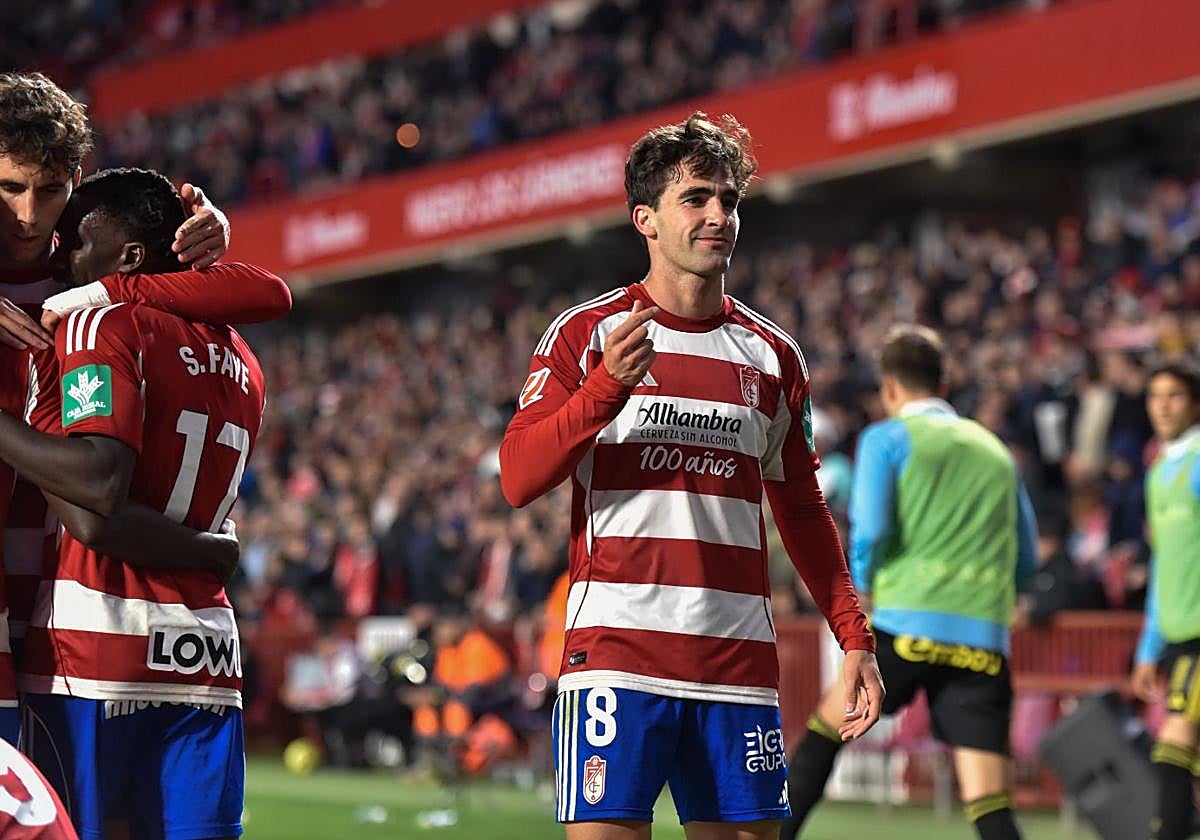 Pedro Alemañ celebra su gol al Zaragoza.