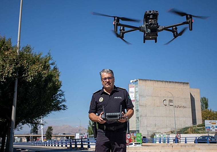Jorge Bolívar, responsable de la Unidad Halcón de la Policía Local de Granada.