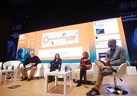 Andrés Soria, Valentina Colonna, Ana Gallego y José Enrique Cabrero en el escenario de TAI Granada.