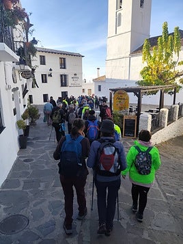 80 participantes en la ruta a la Alpujarra granadina del Senderismo Almuñécar
