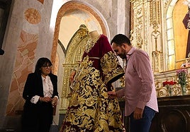 Más de cuatro mil horas de trabajo empleadas en la nueva túnica para Jesús del Rescate