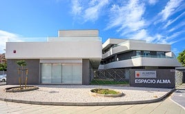 Almería acoge una conferencia sobre prevención y bienestar integral frente al cáncer