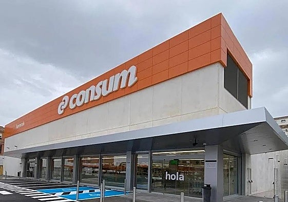 La cadena Consum cumple su cincuenta aniversario.