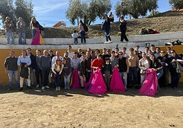 Participantes del curso en la finca de Francisco Porcel en Lugros