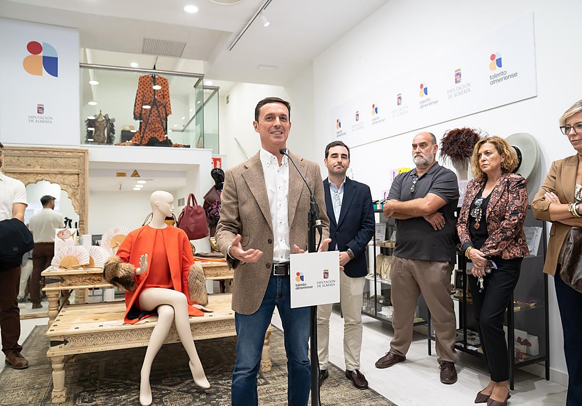 El presidente de la Diputación de Almería, Javier A. García, en el acto de inauguración