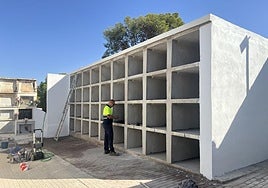 Los nuevos nichos del camposanto de Salobreña.