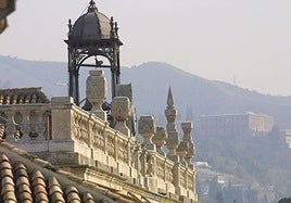 Torreta y reloj del Chancillería que resultaron afectados por el terremoto de Lisboa de 1755.