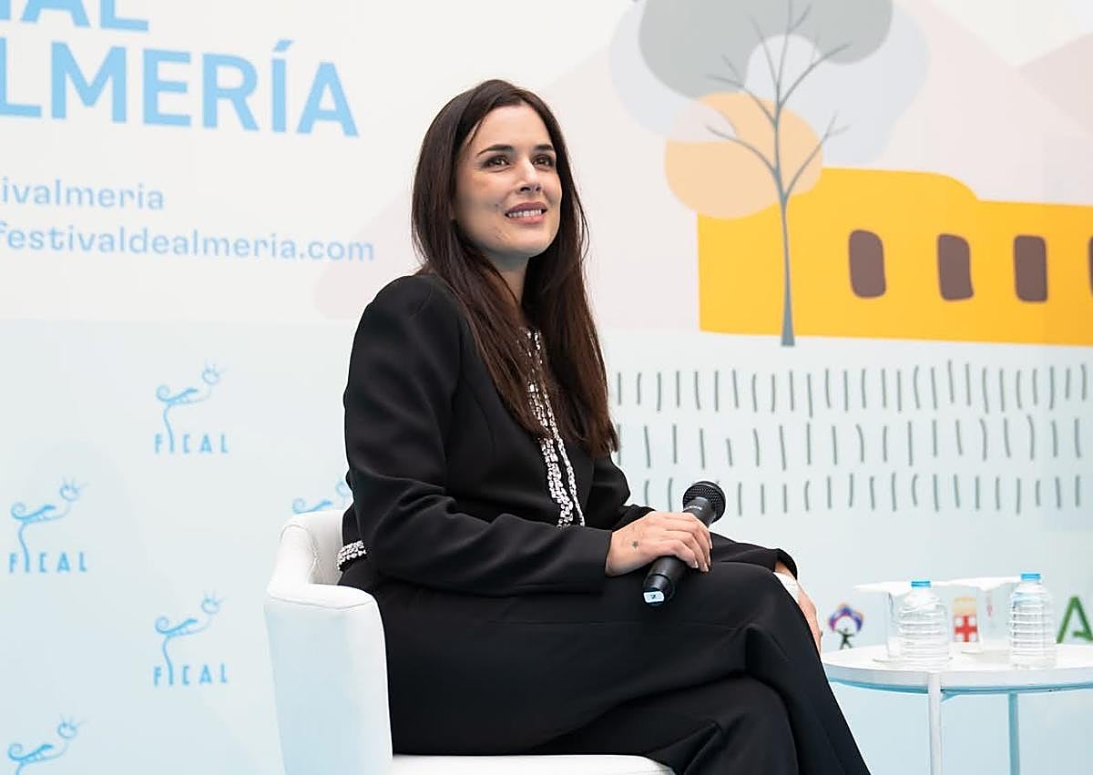 Imagen secundaria 1 - Adriana Ugarte