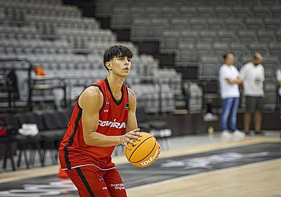 Álvaro Fernández, Mena II, vuelve a aparecer en la mente de Ramón Díaz en caso de lesión de un base o emergencia.