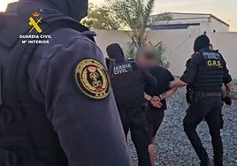 Las imágenes del operativo de la Guardia Civil contra el tráfico de cocaína en Almería