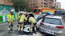 Las impactantes imágenes del accidente en la avenida Pablo Picasso de Granada