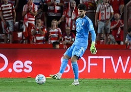 Ander Astralaga, en el único partido de Liga que ha jugado con el Granada, ante el Leganés.