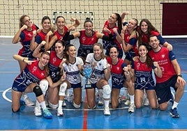 La plantilla del 'Uni' femenino de voleibol.