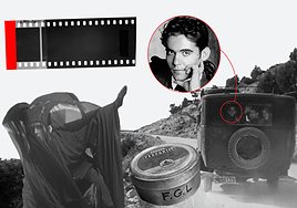 Federico García Lorca, a la izquierda, de camino a Madrid con los amigos de La Barraca.