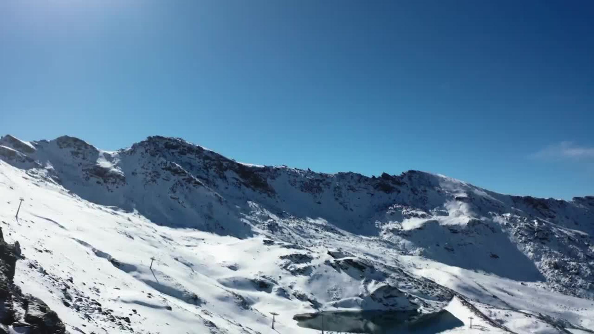 Sierra Nevada pone en marcha los cañones de nieve