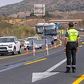 Corte de tráfico en la A-44 por las obras en Rules.