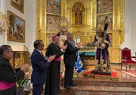 El nazareno de Guadix recibe la llave de oro de la ciudad