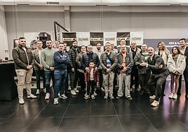 Participantes en la experiencia 'Giti and MINI Innovación en movimiento' en Ilbira Motor.