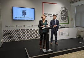 Ana Agudo, concejal de Protección Ciudadana, junto al portavoz municipal, Jorge Saavedra.