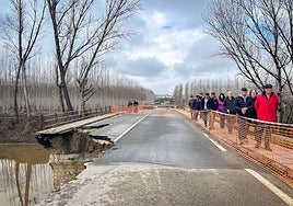 Destrozo sobre el puente de Bejarín ocasionado por la dana