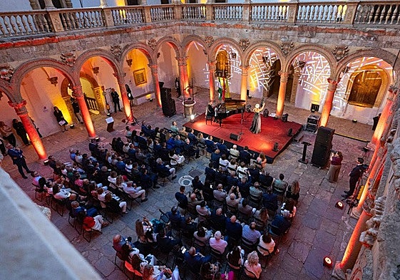 Inauguración del castillo de La Calahorra.