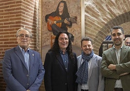 El cuadro de Tomatito, al fondo, delante Rafael Morales, el tocaor, Vélez y Pérez de la Blanca.