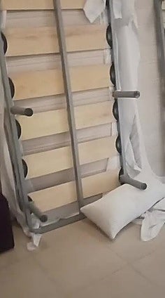 Detienen por destrozos en un apartahotel de Vera al acusado de amputar un dedo