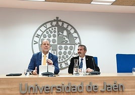 El rector de la UJA, Nicolás Ruiz, y el gerente, Alfonso Cruz.