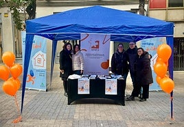 Mesa informativa en Roldán y Marín.