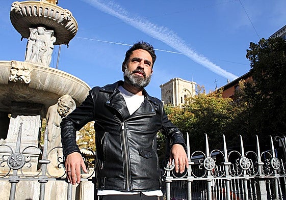 José Luis Maldonado, director de 'Relax', en la plaza Bibrrambla.