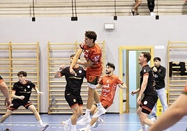 Un lanzamiento a meta.