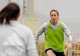 La capitana Lauri, durante un entrenamiento.