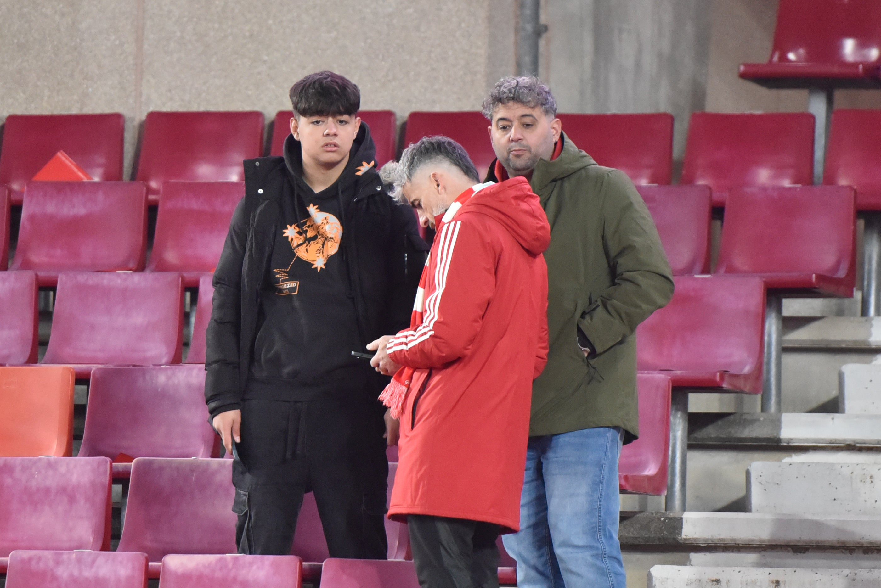 Búscate en la grada de Los Cármenes en el Granada-Córdoba