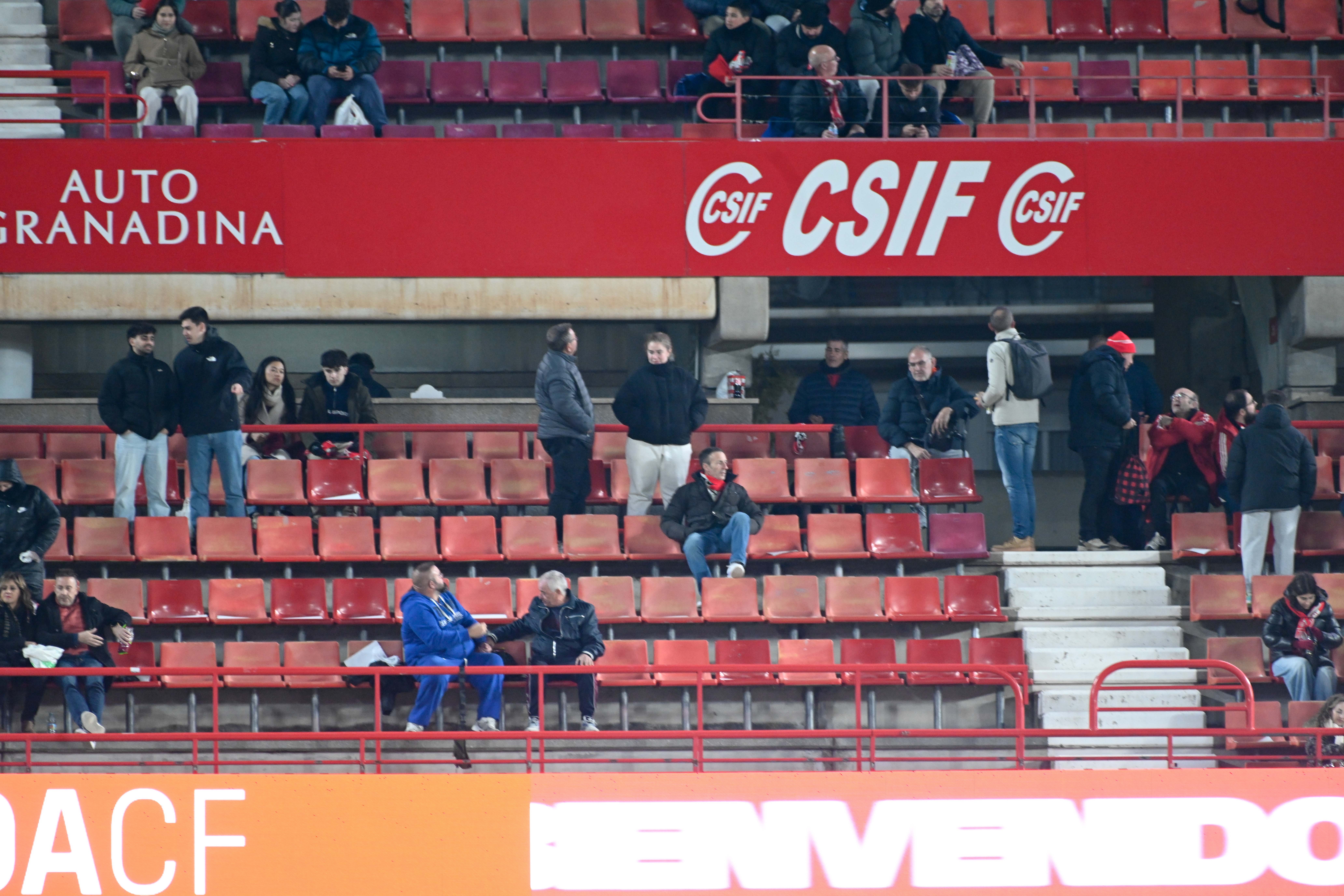 Búscate en la grada de Los Cármenes en el Granada-Córdoba