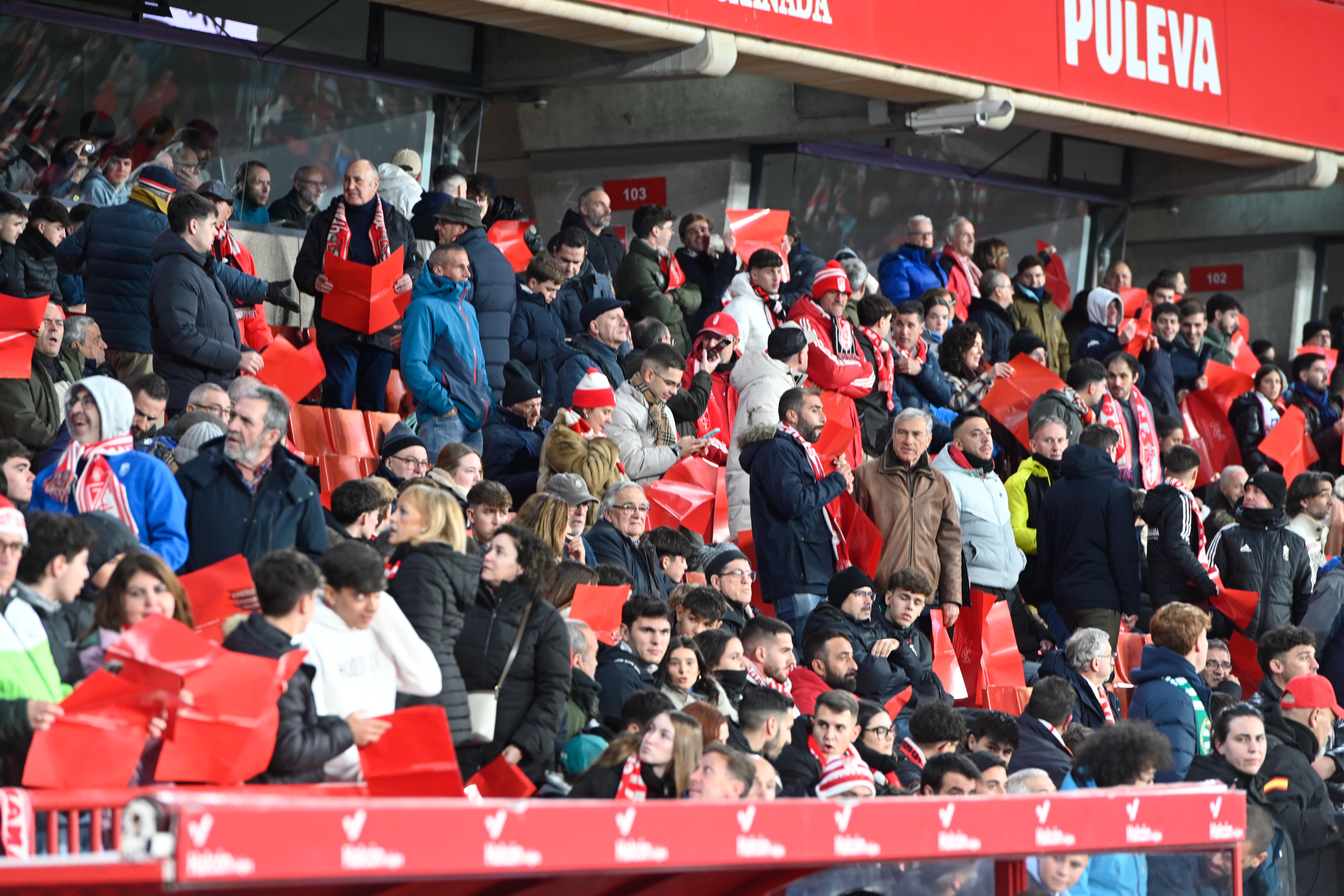 Búscate en la grada de Los Cármenes en el Granada-Córdoba