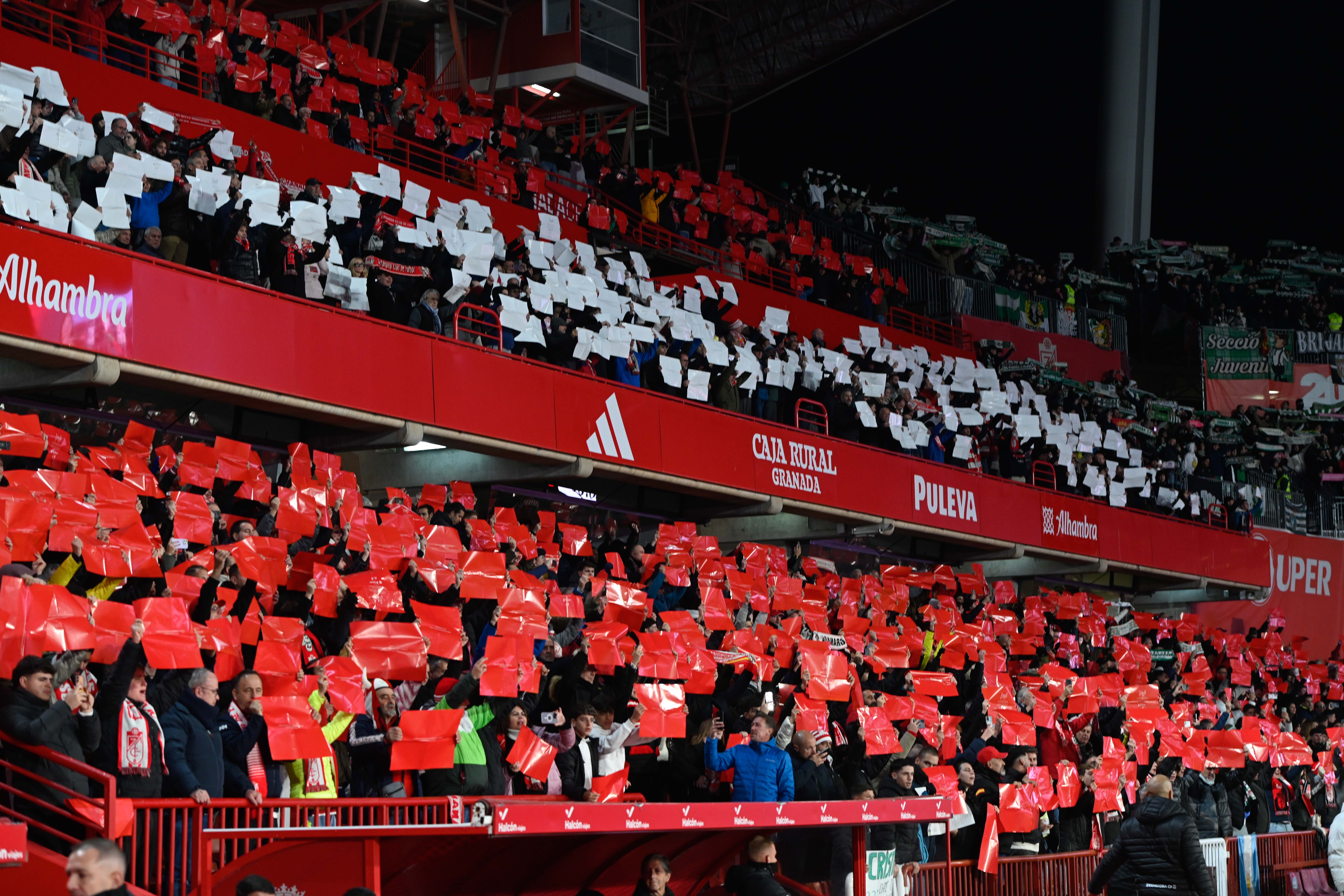 Búscate en la grada de Los Cármenes en el Granada-Córdoba