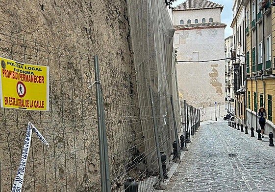 Granada licita la reparación del muro del Cuarto Real